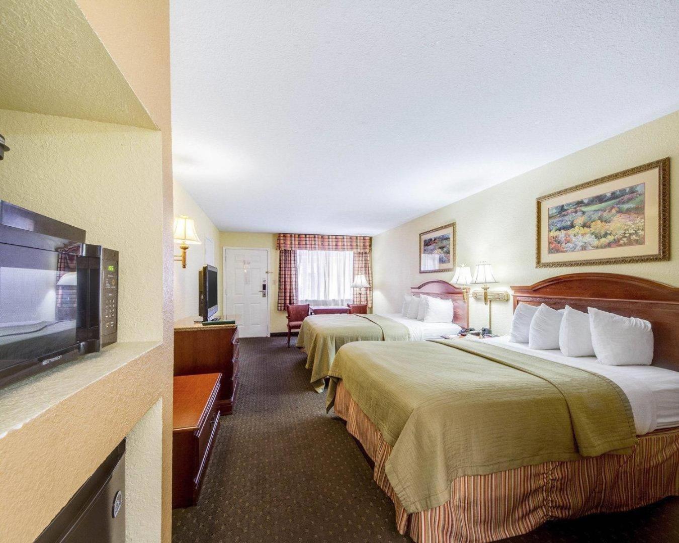 Queen Room with Two Queen Beds,1765885141:JPEG