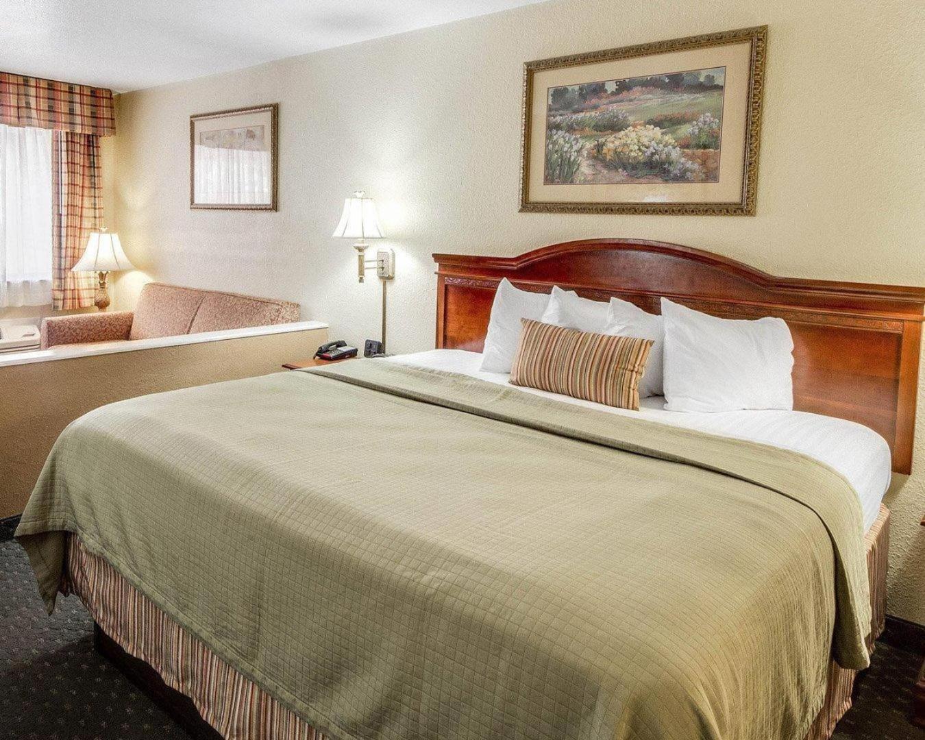 King Suite,1765885136:JPEG
